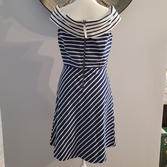 Vineyard Vines Off-the-Shoulder Navy & White Midi Dress – Size Small - Picture 3 of 10